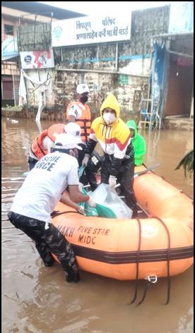 ASVSS trained trainer supporting flood affected people in Akiwat, Shirol Dist. Kolhapur, Maharashtra